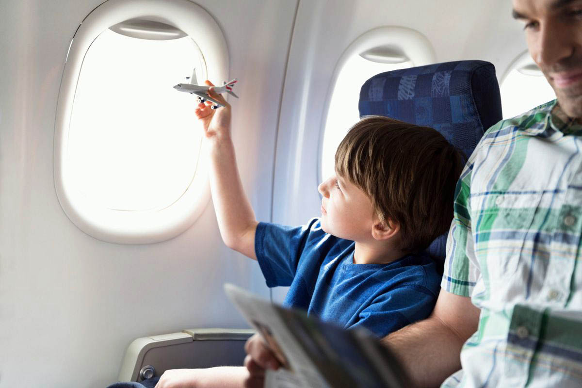 Если ребенок летит на самолете впервые