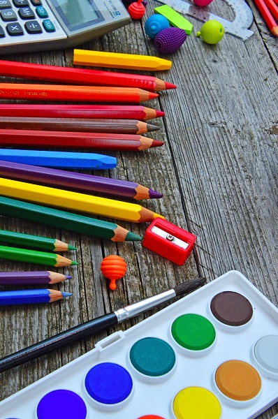 карандаши и краски