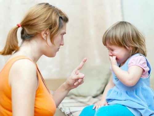 ​Физические наказания и психологические травмы: чем чреваты родительские «срывы»?